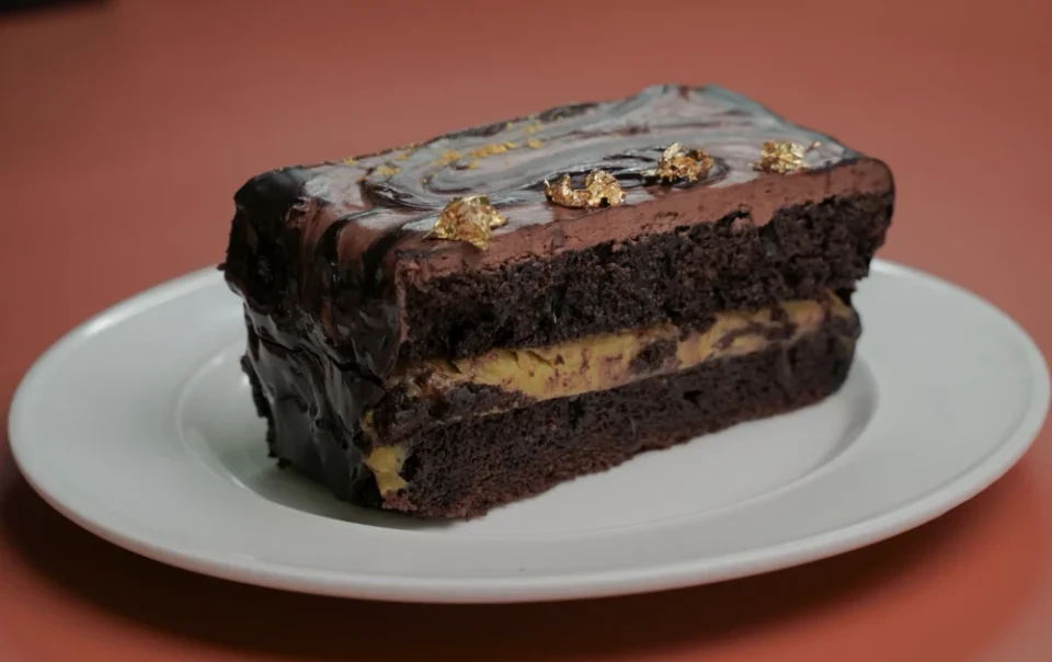 CHOCOLATE MOIST CAKE_