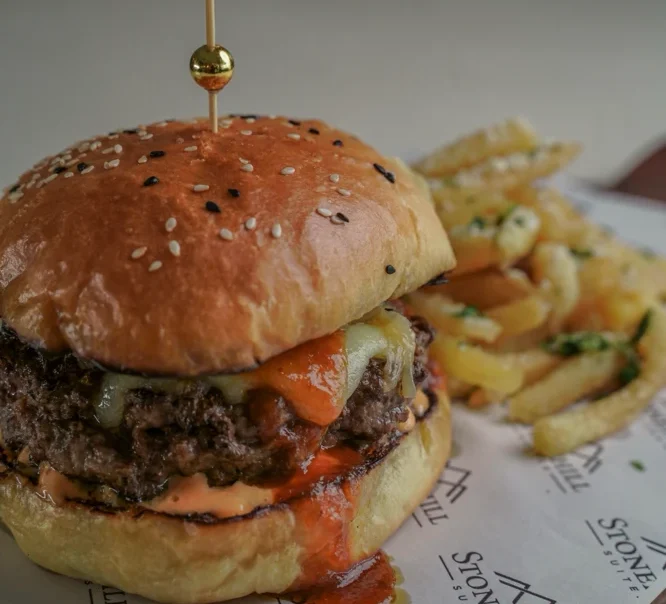 STONEHILL BEEFY BURGER